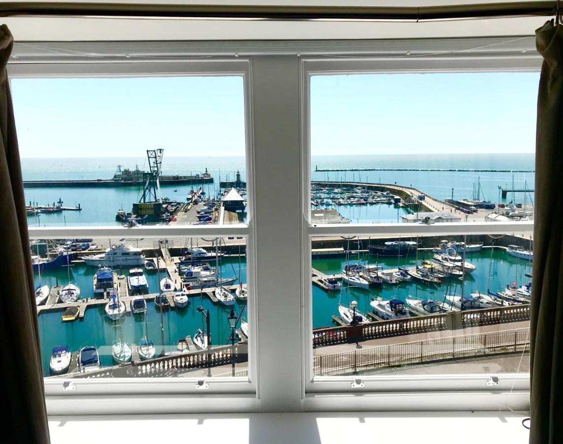 Marina Retreat - Stunning 4 Bedroom, 3 Bathroom House With Harbour Views! Ramsgate Extérieur photo