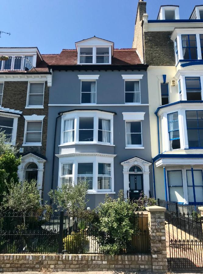 Marina Retreat - Stunning 4 Bedroom, 3 Bathroom House With Harbour Views! Ramsgate Extérieur photo
