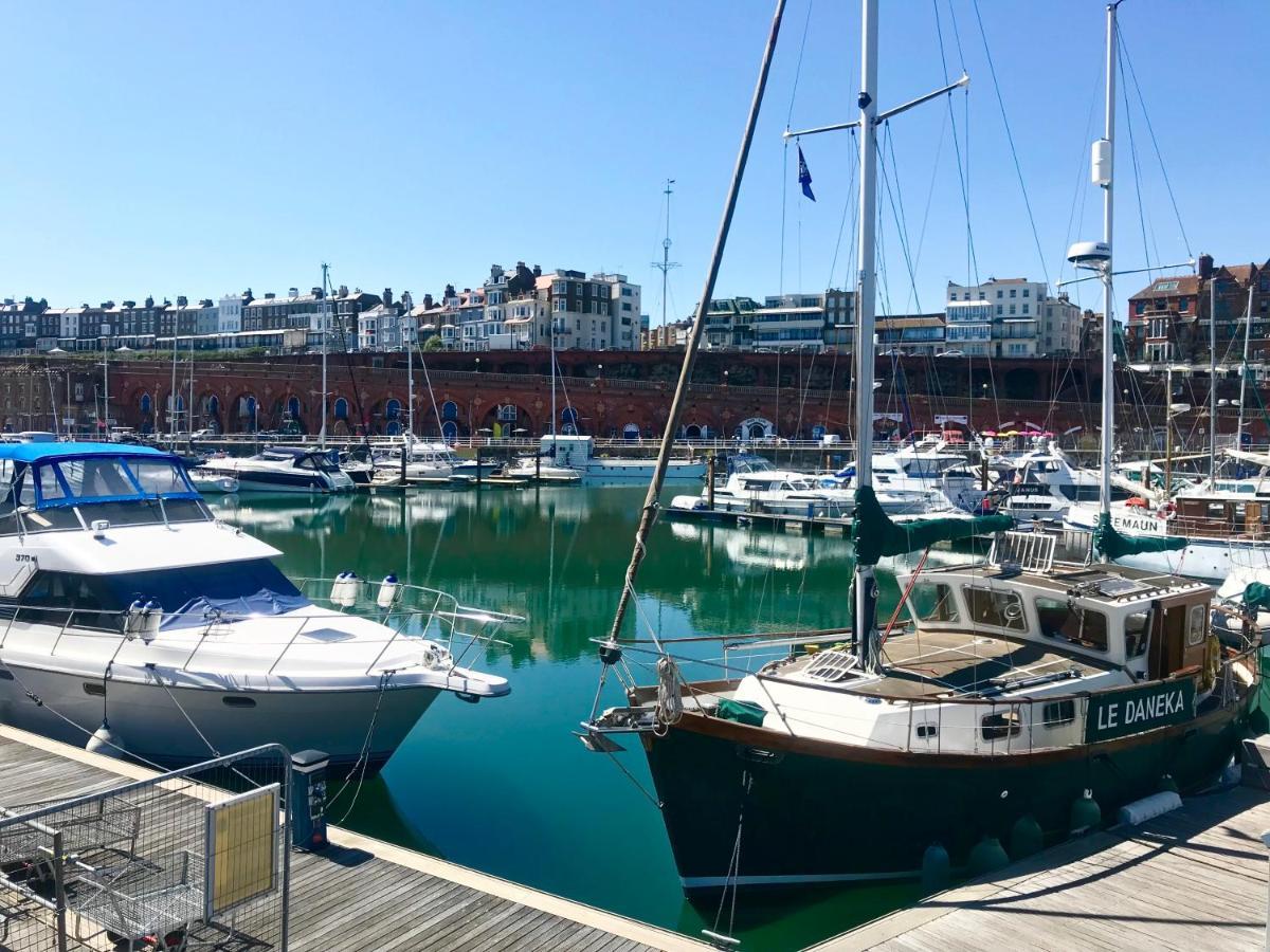Marina Retreat - Stunning 4 Bedroom, 3 Bathroom House With Harbour Views! Ramsgate Extérieur photo